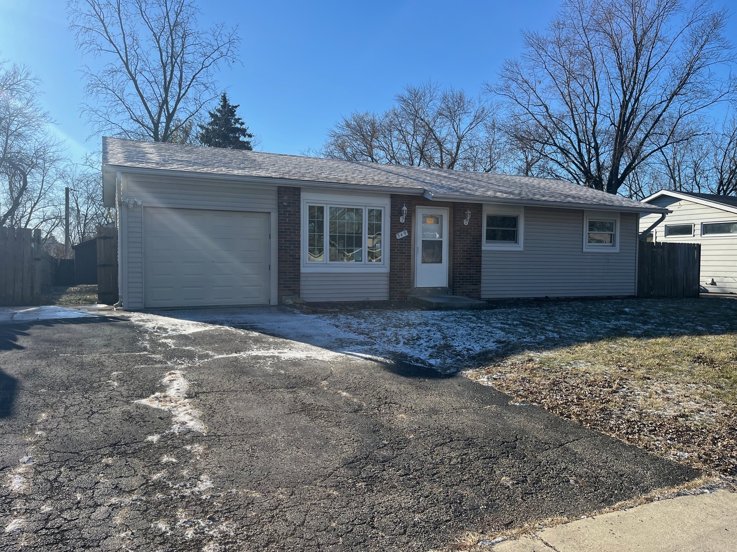 349 Greencrest Drive, Bolingbrook, IL 60440