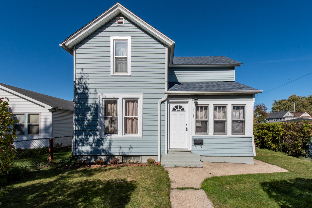 602 May Street, Waukegan, IL 60085
