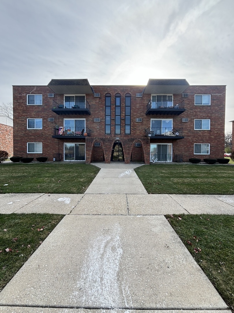5719 128th Street #6, Crestwood, IL 60418