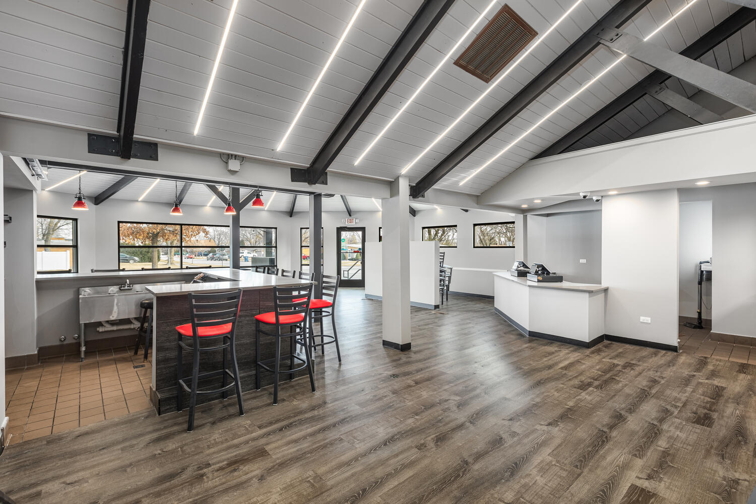 9750 S Roberts Road, Palos Hills, IL 60465