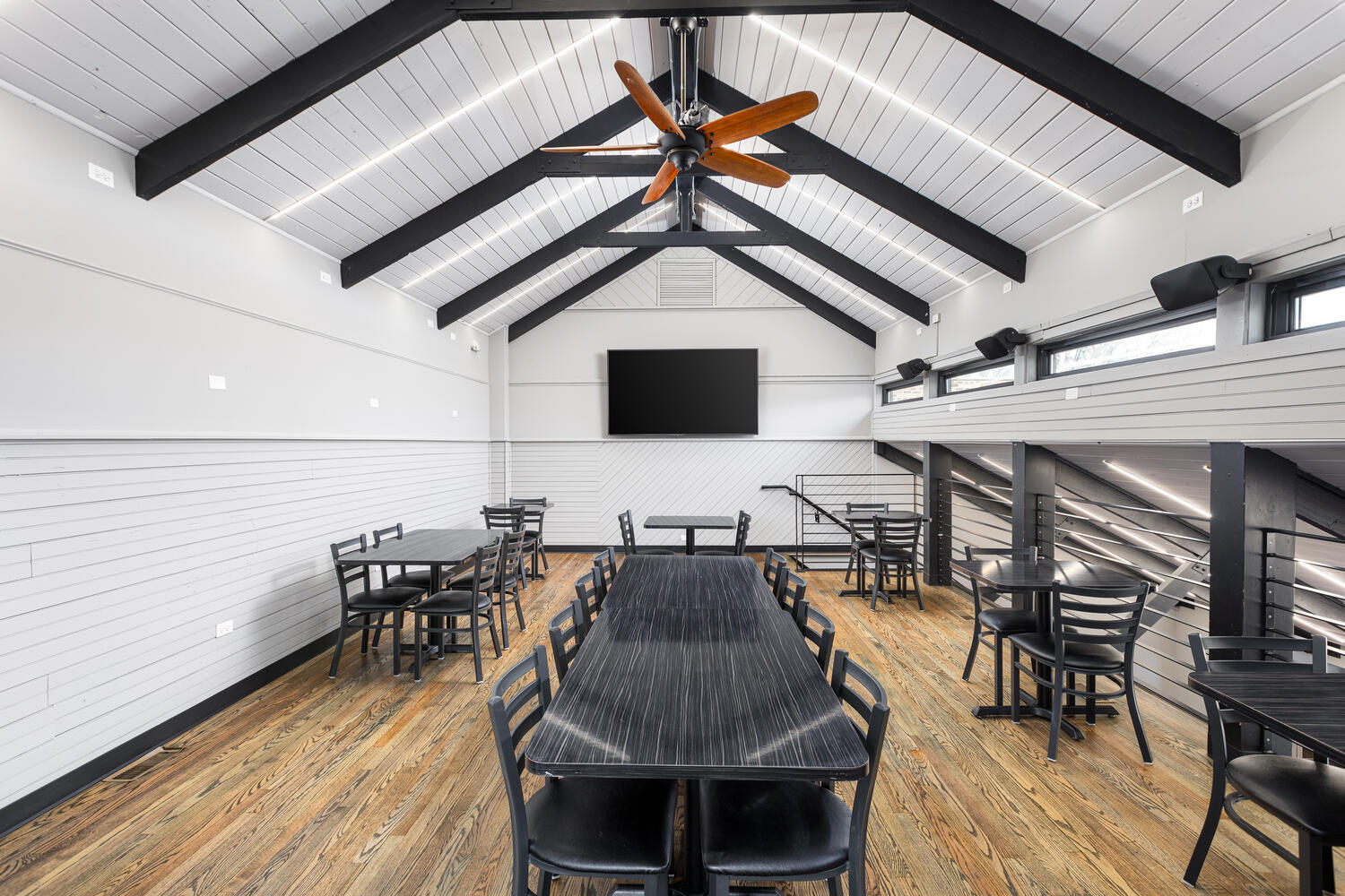 9750 S Roberts Road, Palos Hills, IL 60465