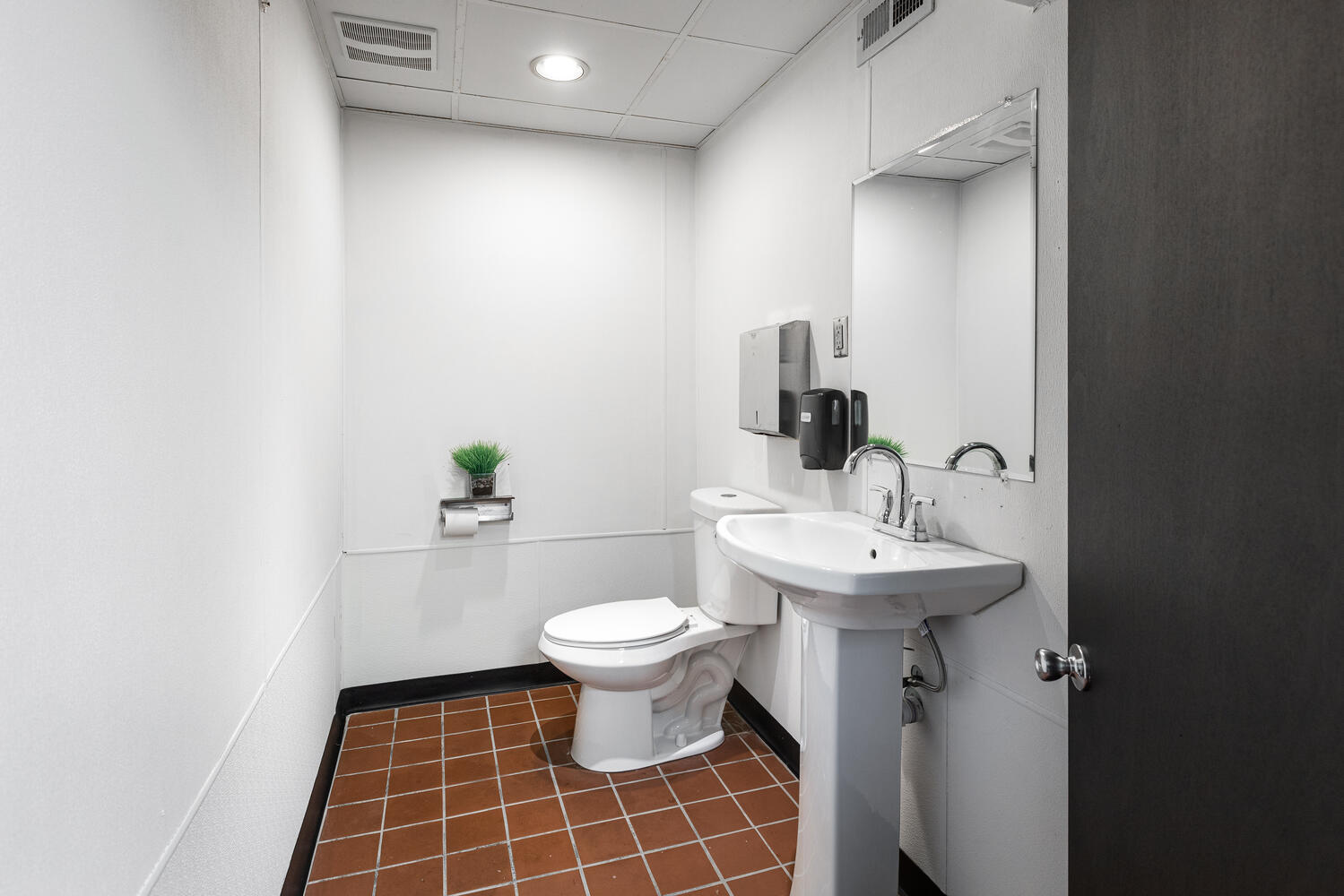 9750 S Roberts Road, Palos Hills, IL 60465