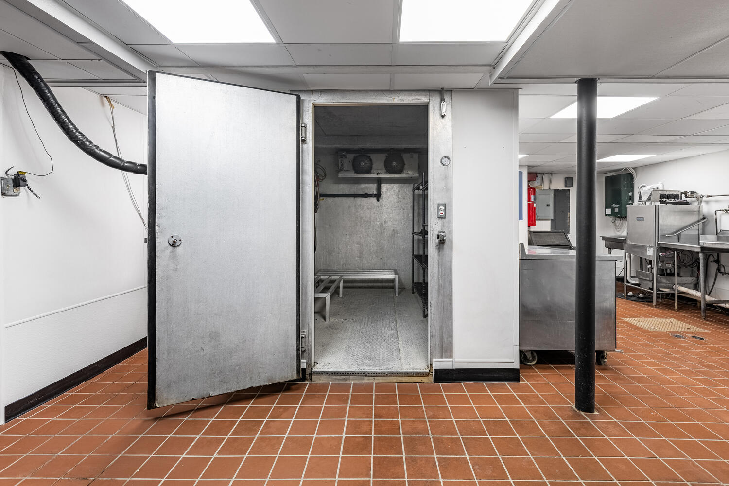 9750 S Roberts Road, Palos Hills, IL 60465