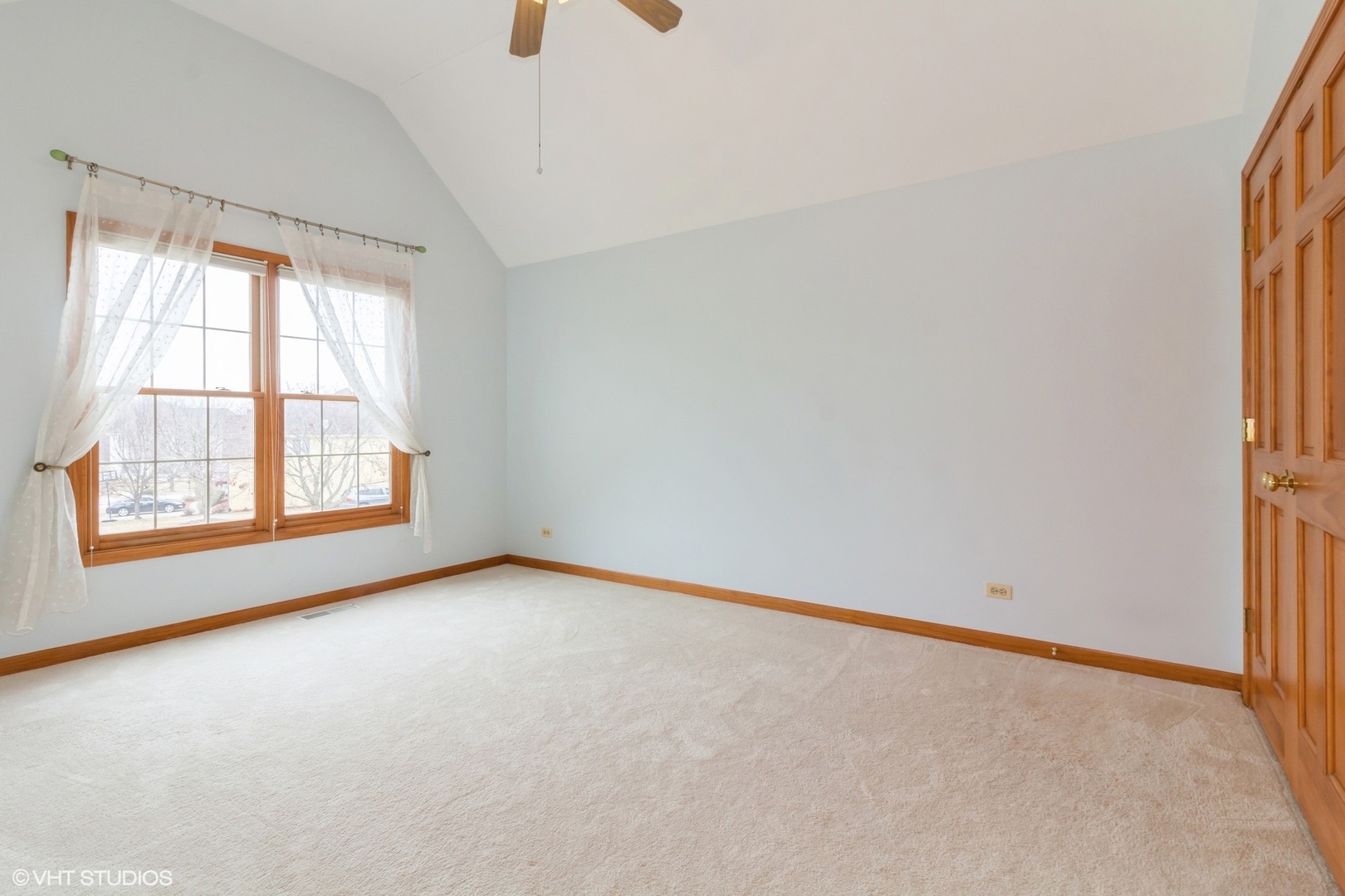4 Helens Way Court, Naperville, IL 60565