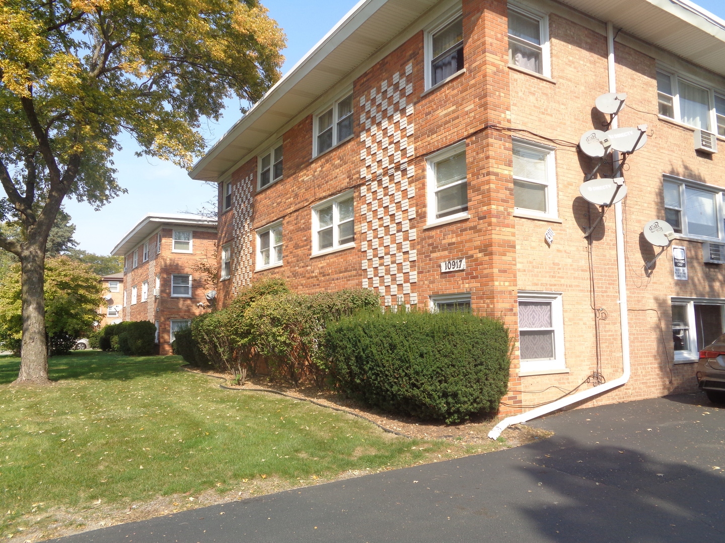 10917 S LLOYD Drive #1, Worth, IL 60482