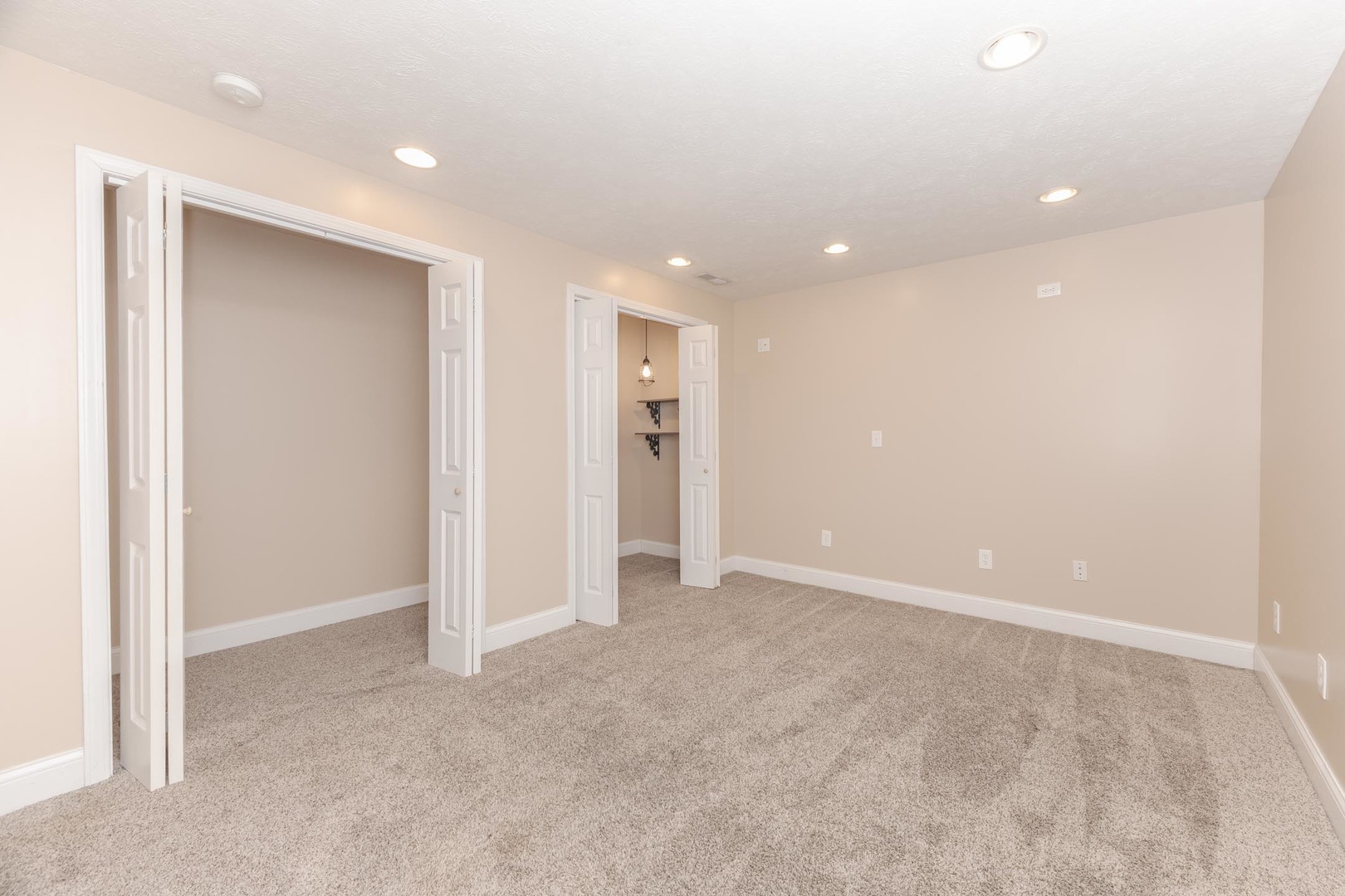 2409 Sanford Lane, Normal, IL 61761