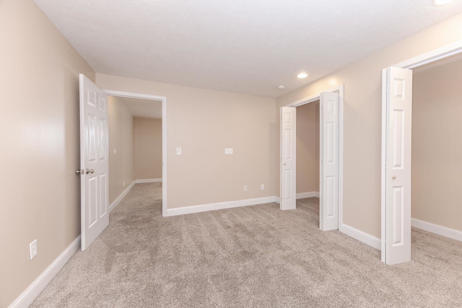 2409 Sanford Lane, Normal, IL 61761