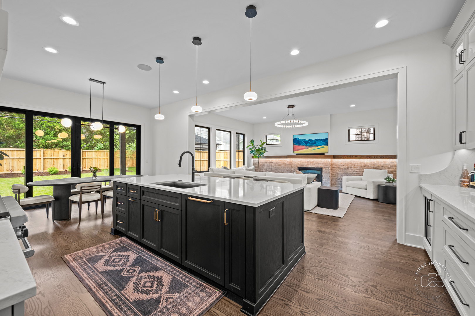 328 S Loomis Street, Naperville, IL 60540