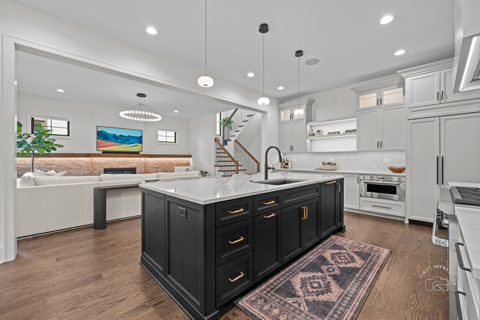 328 S Loomis Street, Naperville, IL 60540