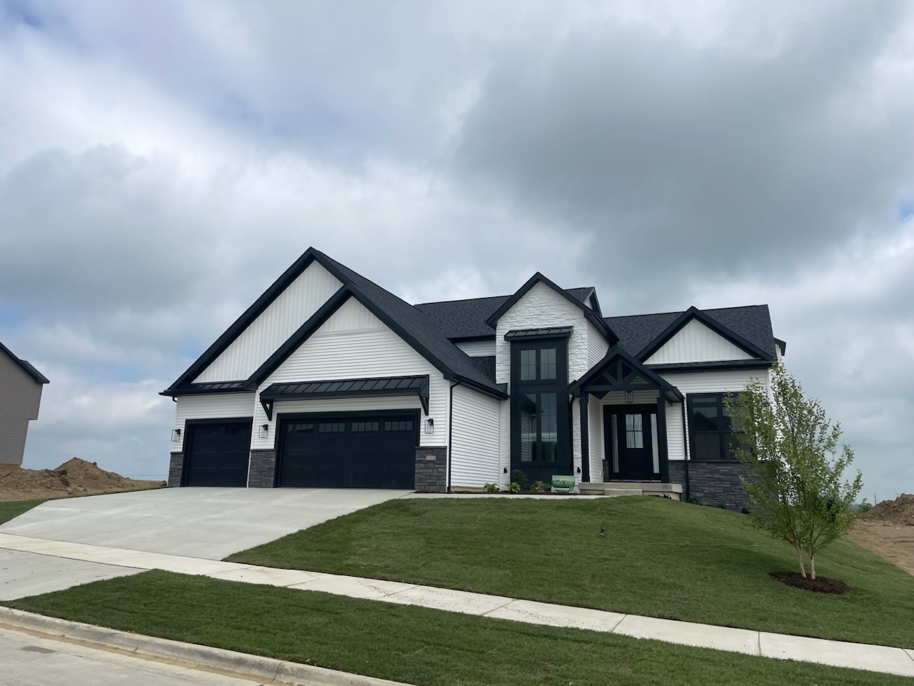 5212 Castlebar Drive, Bloomington, IL 61705