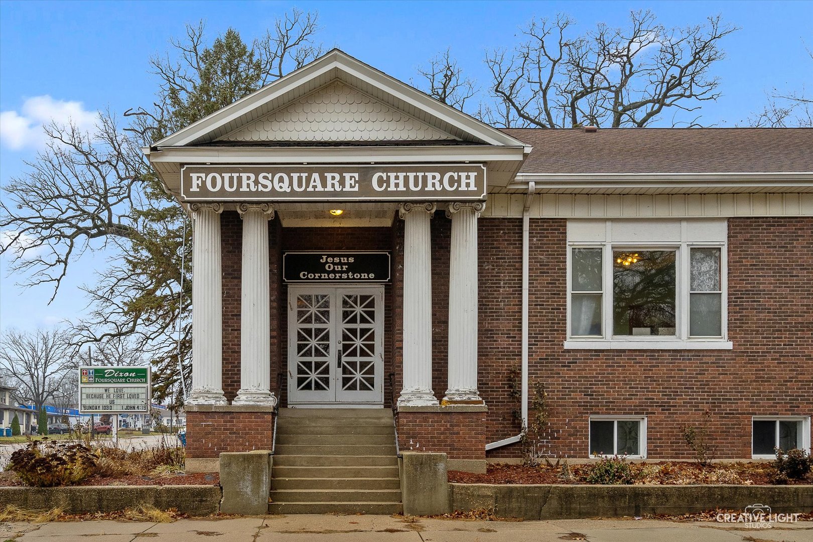 103 E Morgan Street, Dixon, IL 61021