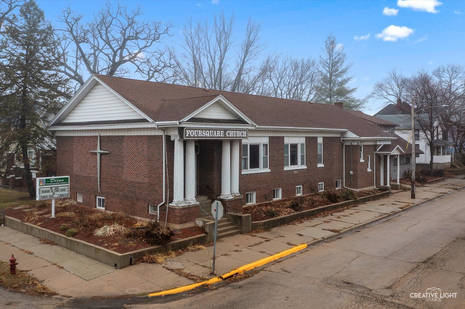 103 E Morgan Street, Dixon, IL 61021