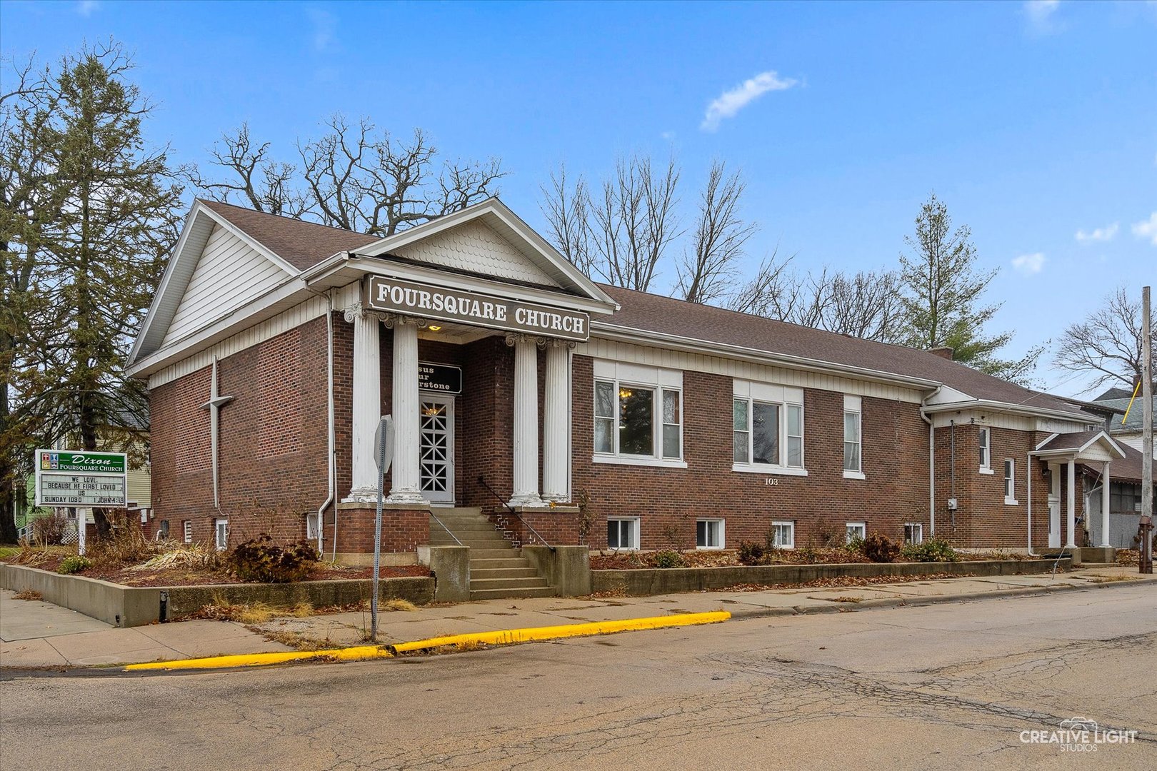 103 E Morgan Street, Dixon, IL 61021