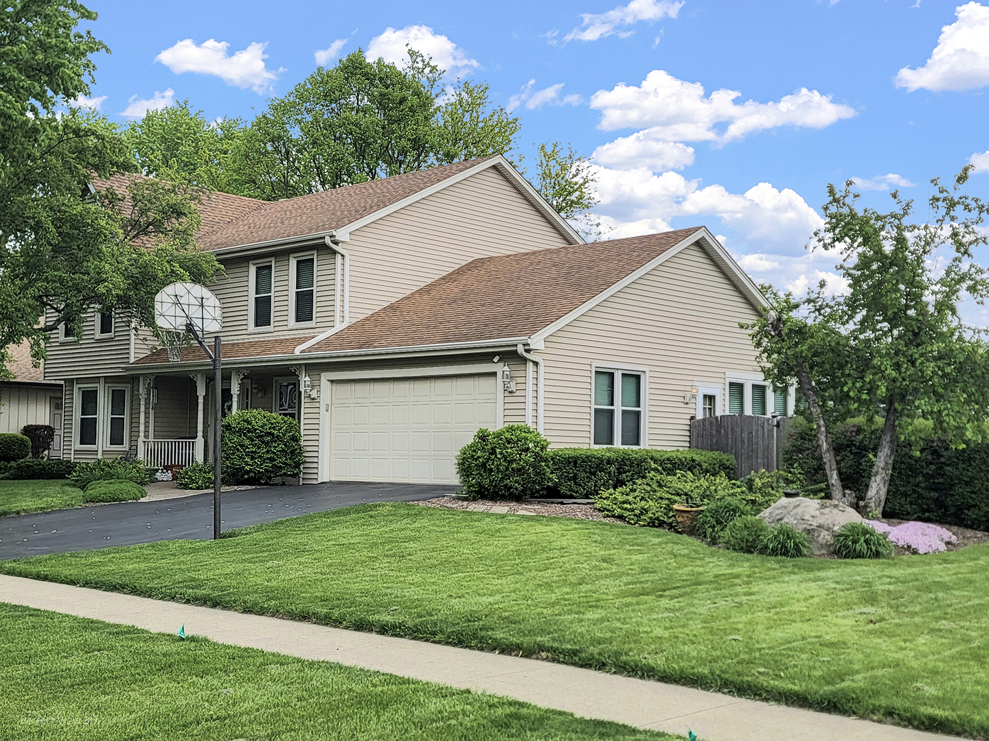 800 Manchester Street, Naperville, IL 60563