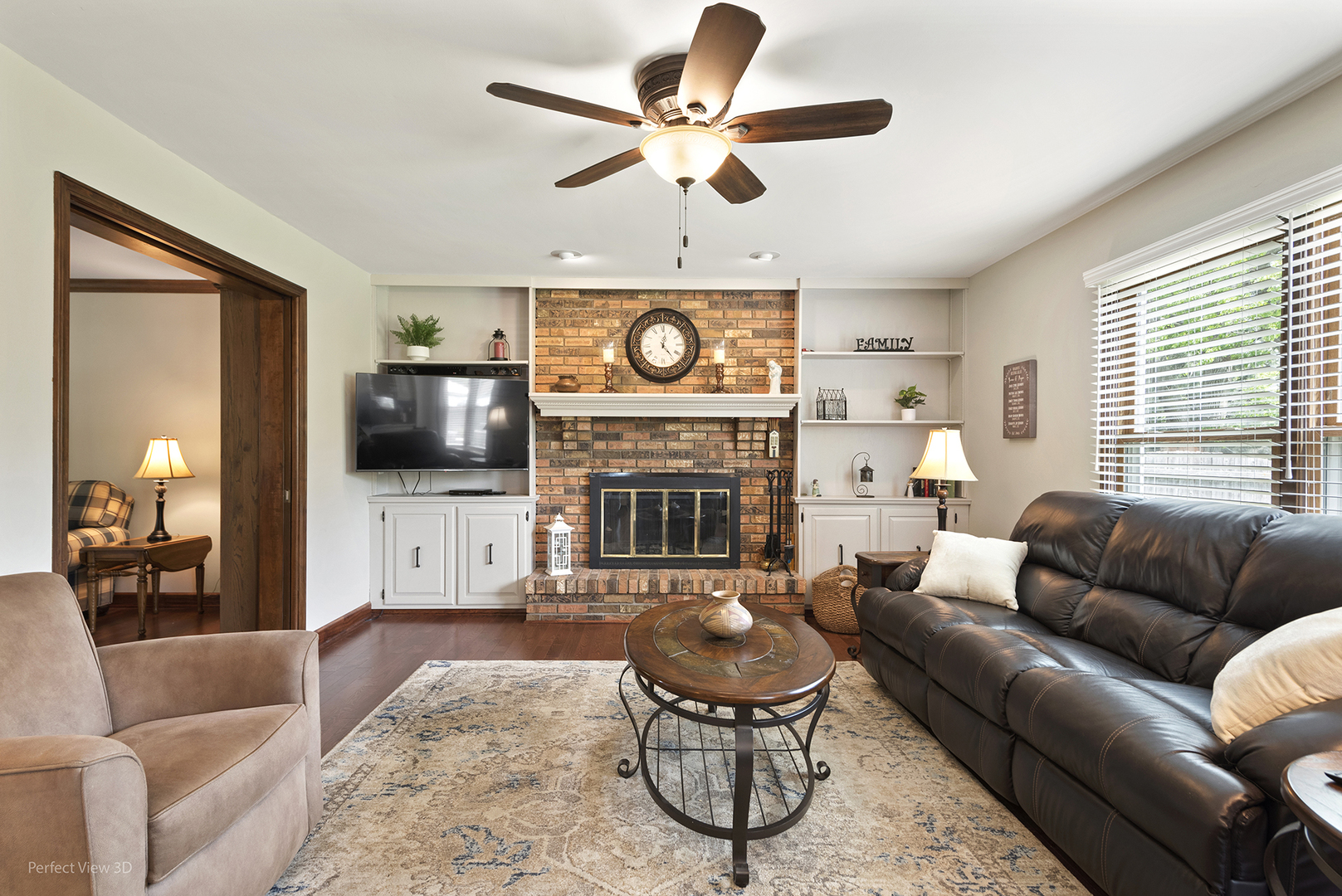 800 Manchester Street, Naperville, IL 60563