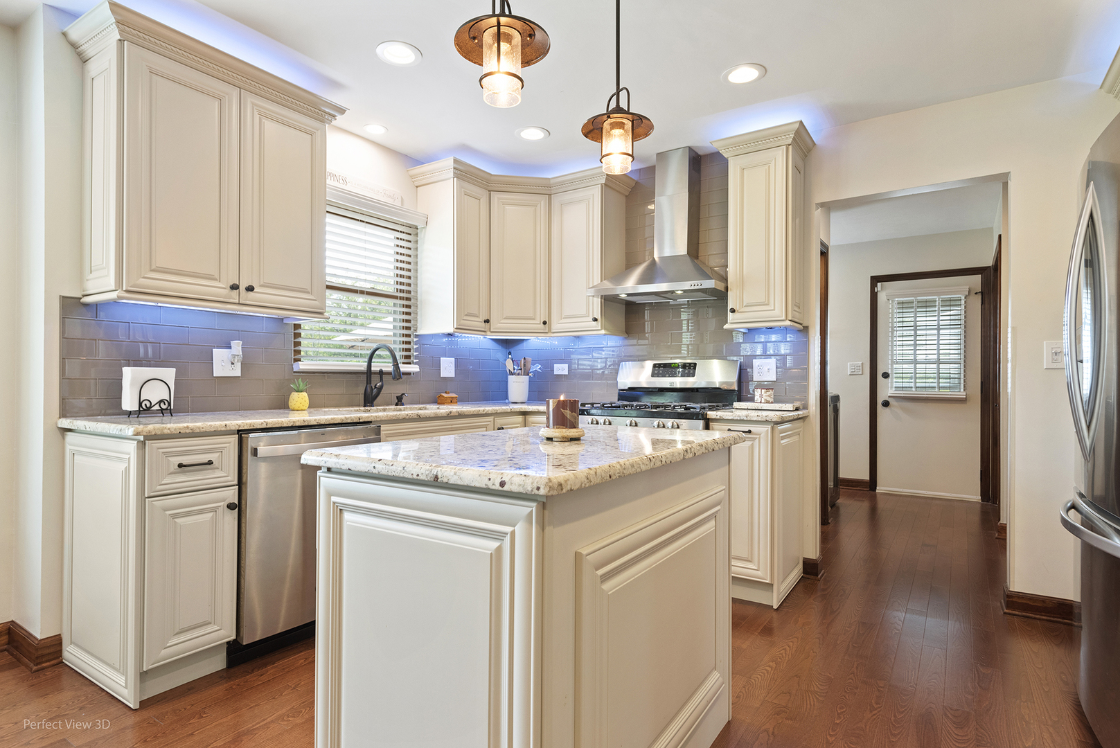 800 Manchester Street, Naperville, IL 60563