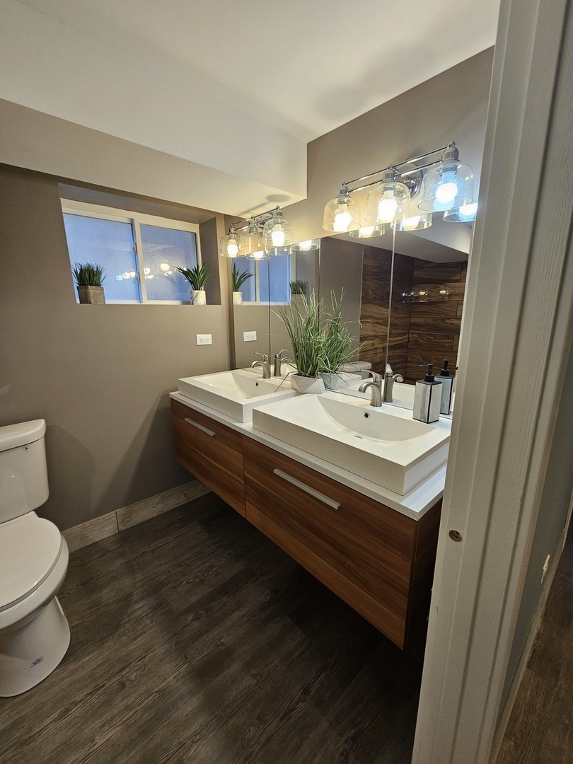 8235 S calumet Avenue, Chicago, IL 60619
