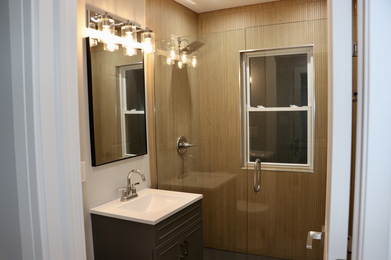 8617 S Prairie Avenue, Chicago, IL 60619