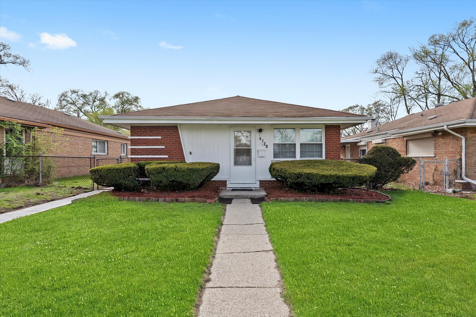 14728 Kenwood Avenue, Dolton, IL 60419