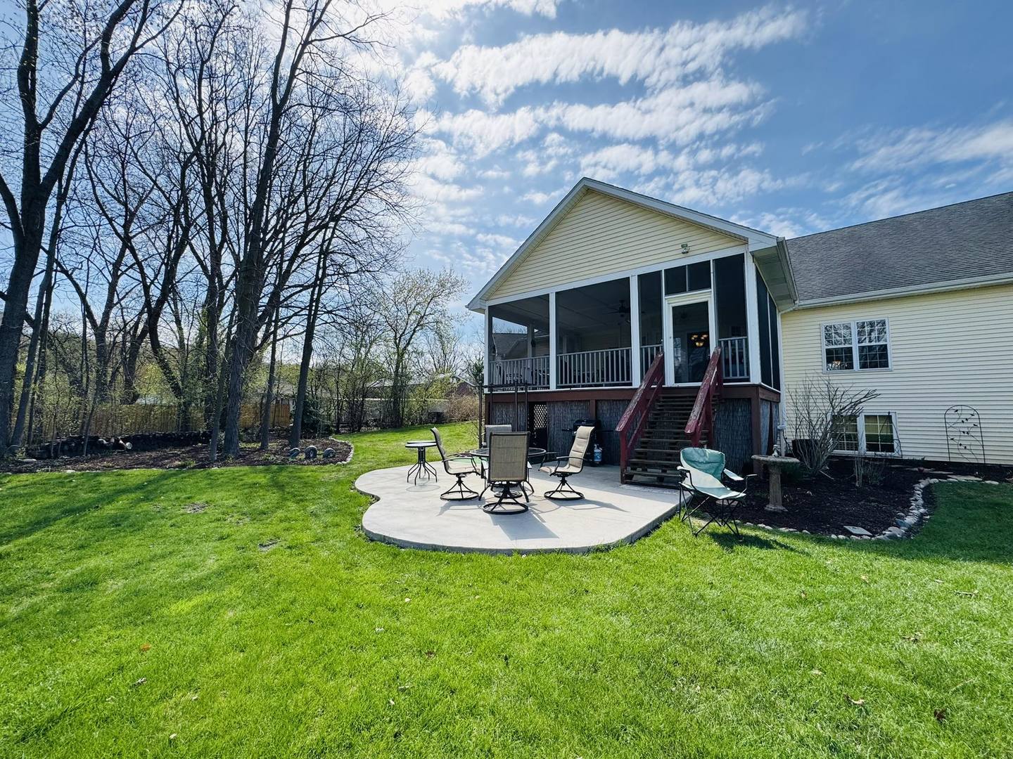 1550 W Greenwood Avenue, Spring Grove, IL 60081