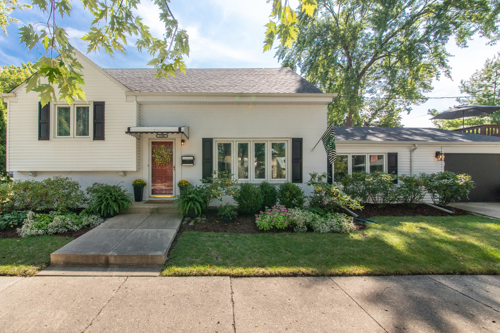 1800 S Vine Avenue, Park Ridge, IL 60068