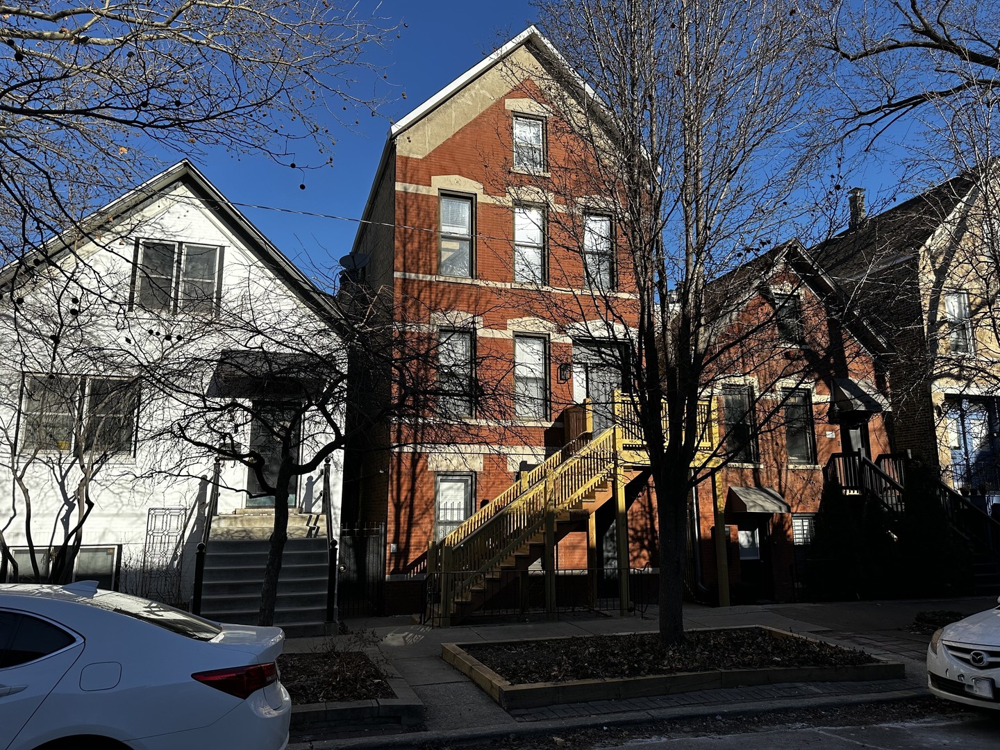 2120 W Lyndale Street #1R, Chicago, IL 60647