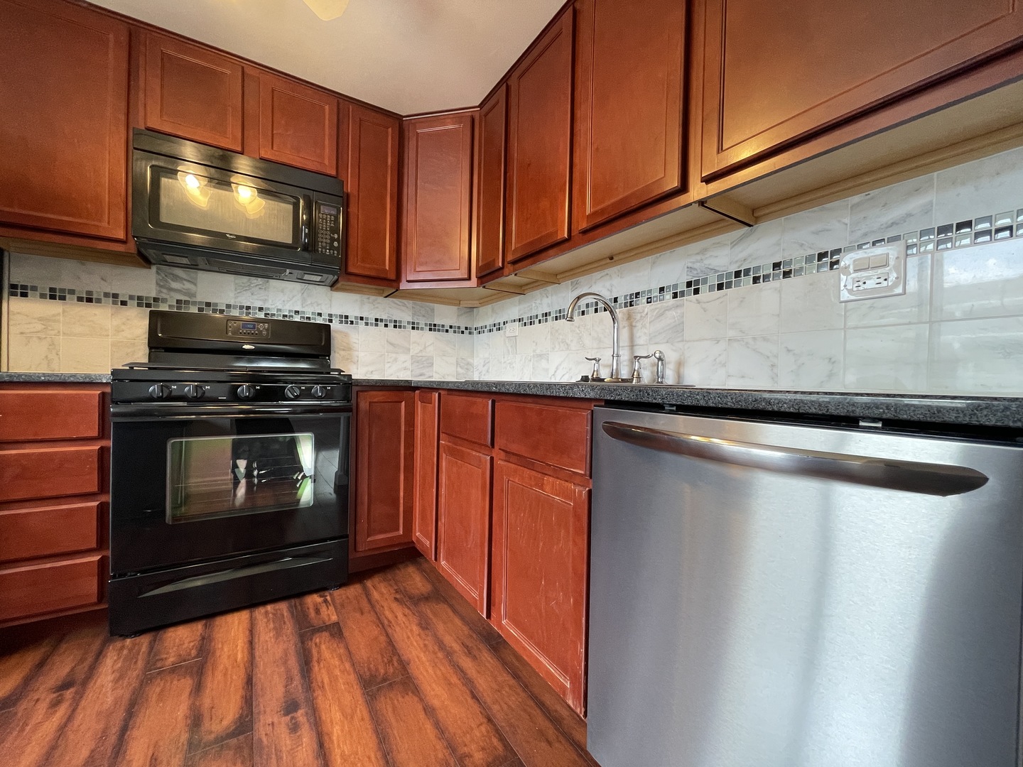 217 KENDRICK Court #217, Schaumburg, IL 60194