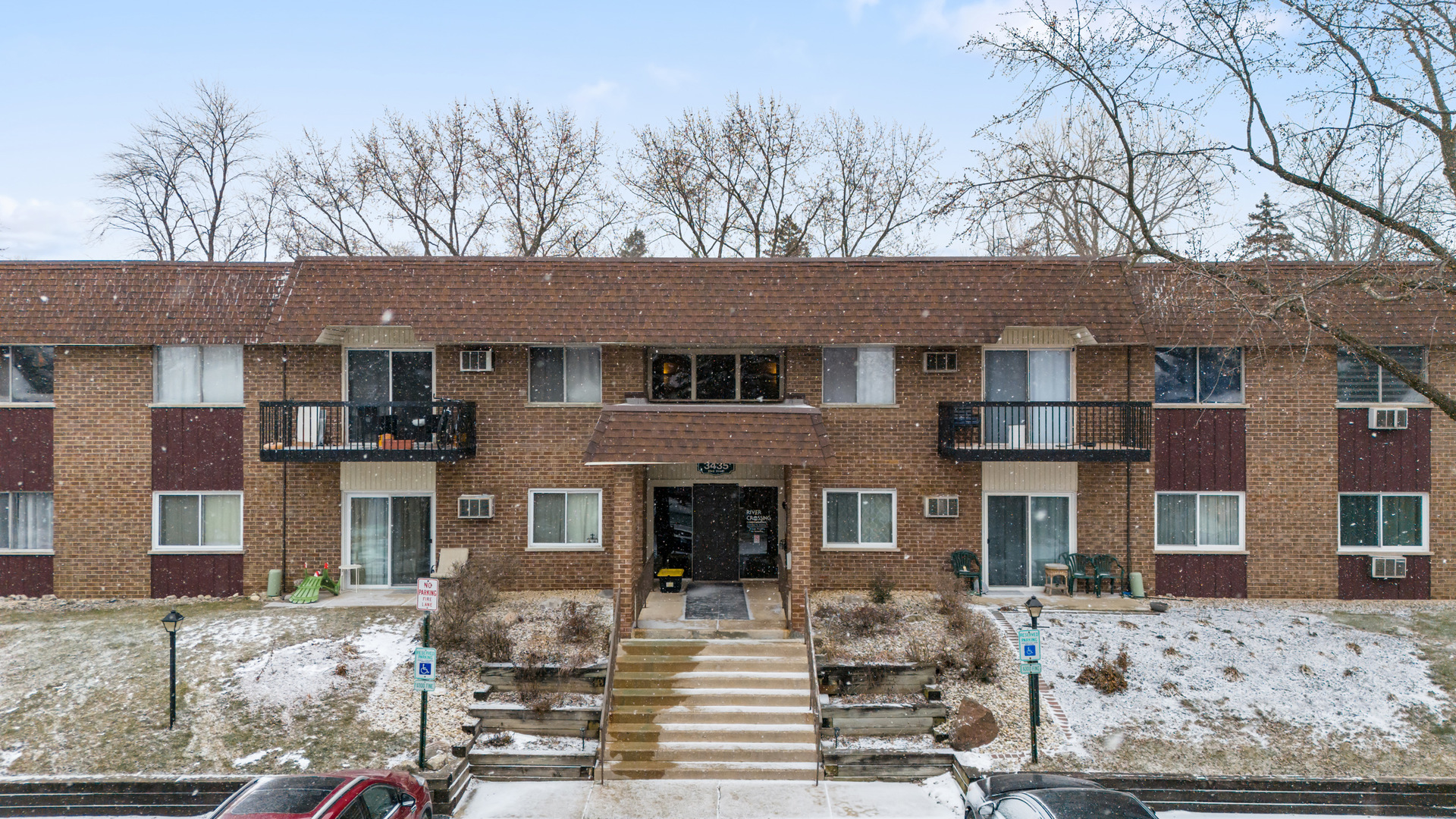 3435 83rd Street #C-2, Woodridge, IL 60517