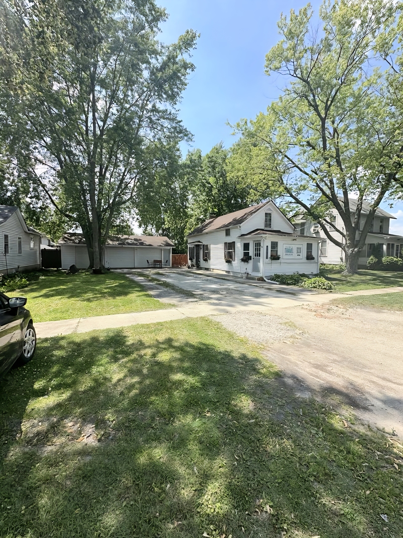 110 S Cherry Street, Somonauk, IL 60552