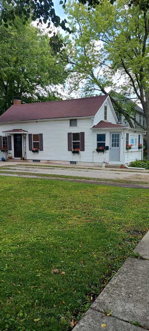 110 S Cherry Street, Somonauk, IL 60552