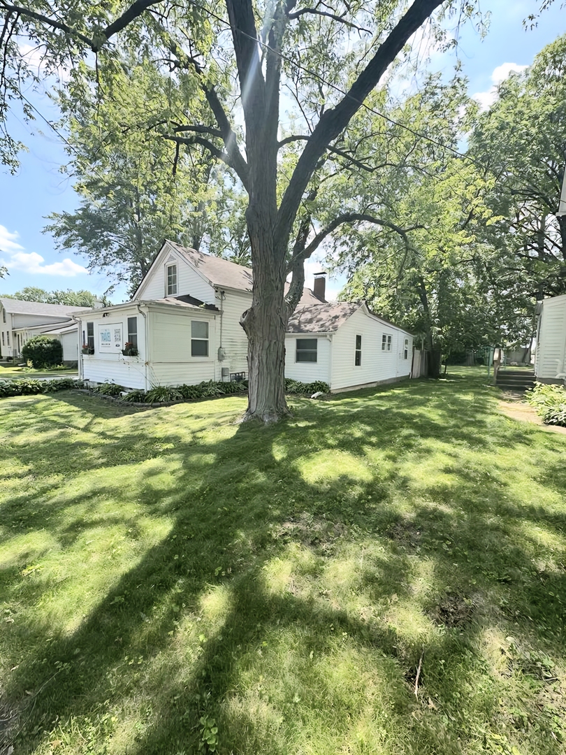 110 S Cherry Street, Somonauk, IL 60552
