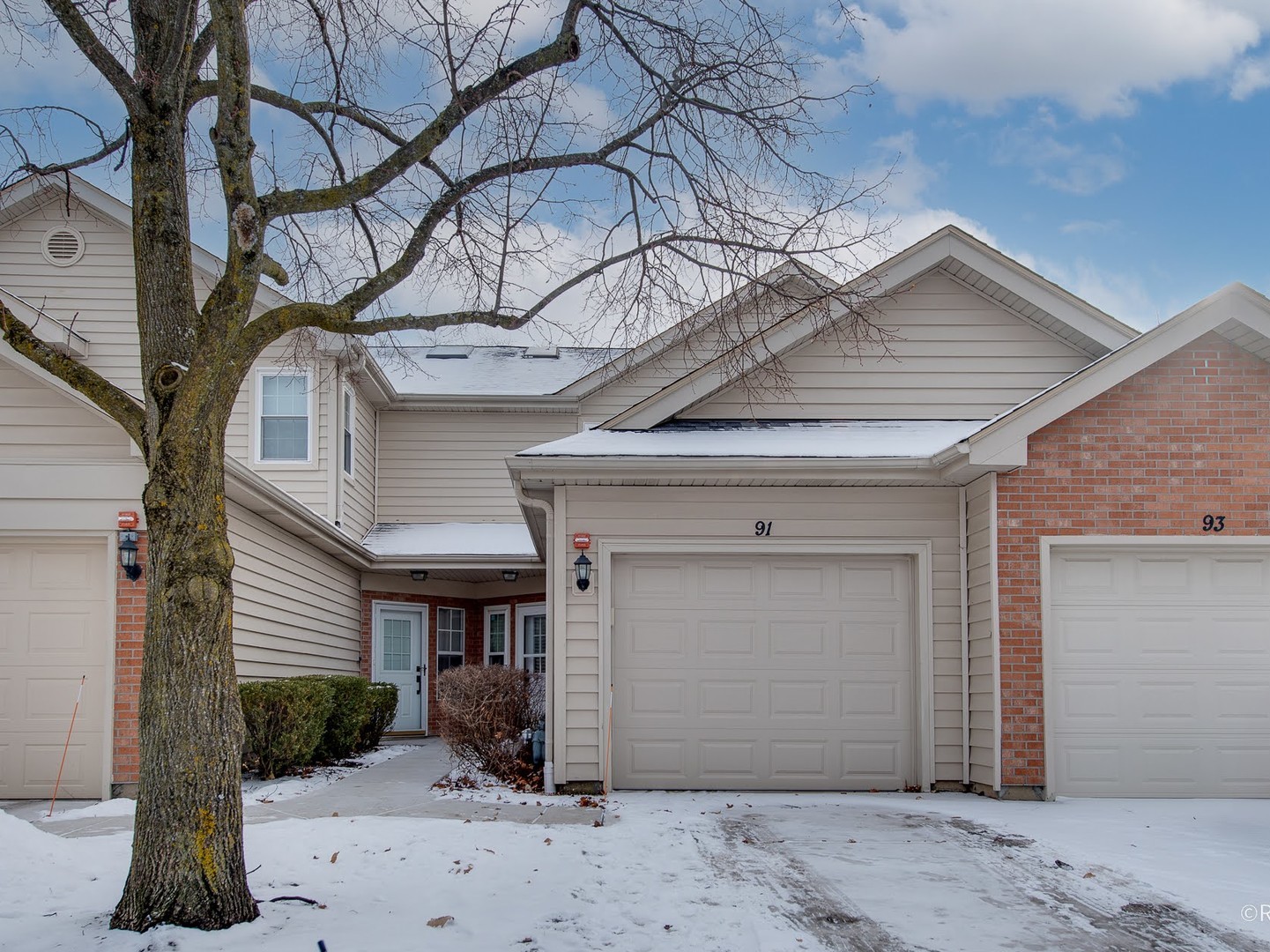 91 Golfview Drive, Glendale Heights, IL 60139