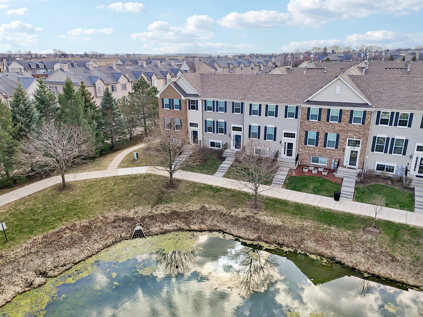 257 Lionel Drive, Grayslake, IL 60030
