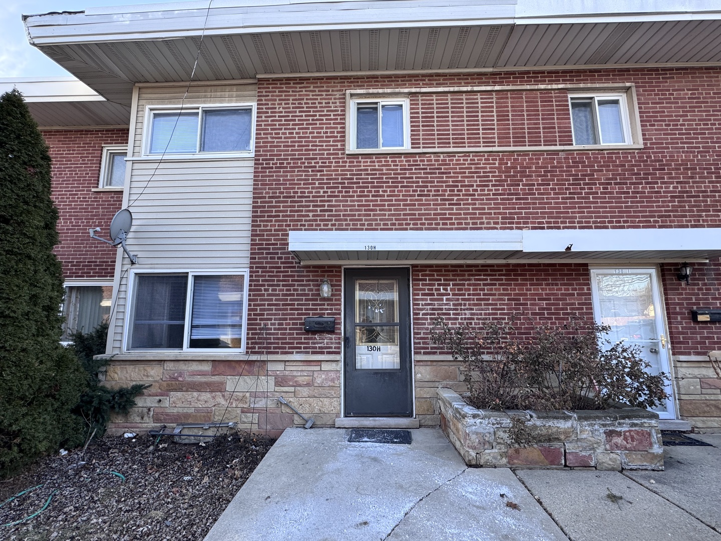 130 E Northwest Highway #H, Des Plaines, IL 60016