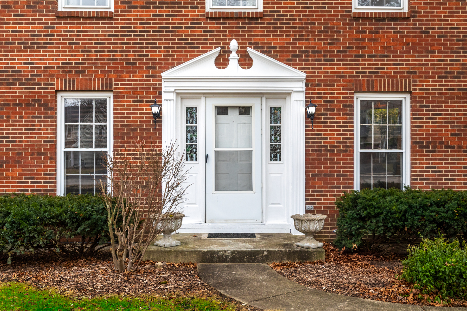 116 S Stauffer Drive, Naperville, IL 60540