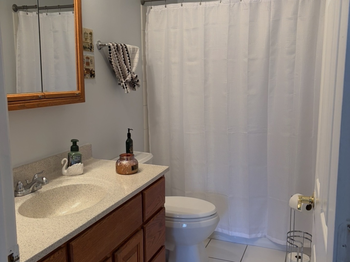 614 Tralee Court #2D, Schaumburg, IL 60193