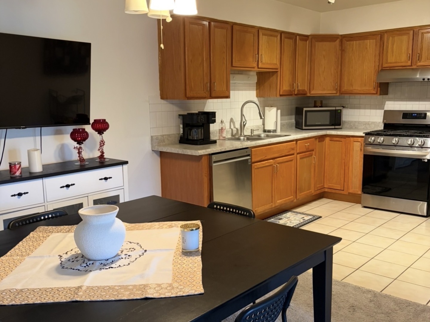 614 Tralee Court #2D, Schaumburg, IL 60193