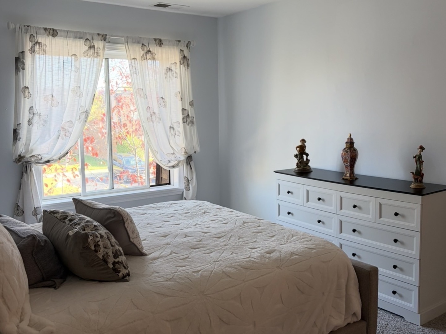 614 Tralee Court #2D, Schaumburg, IL 60193