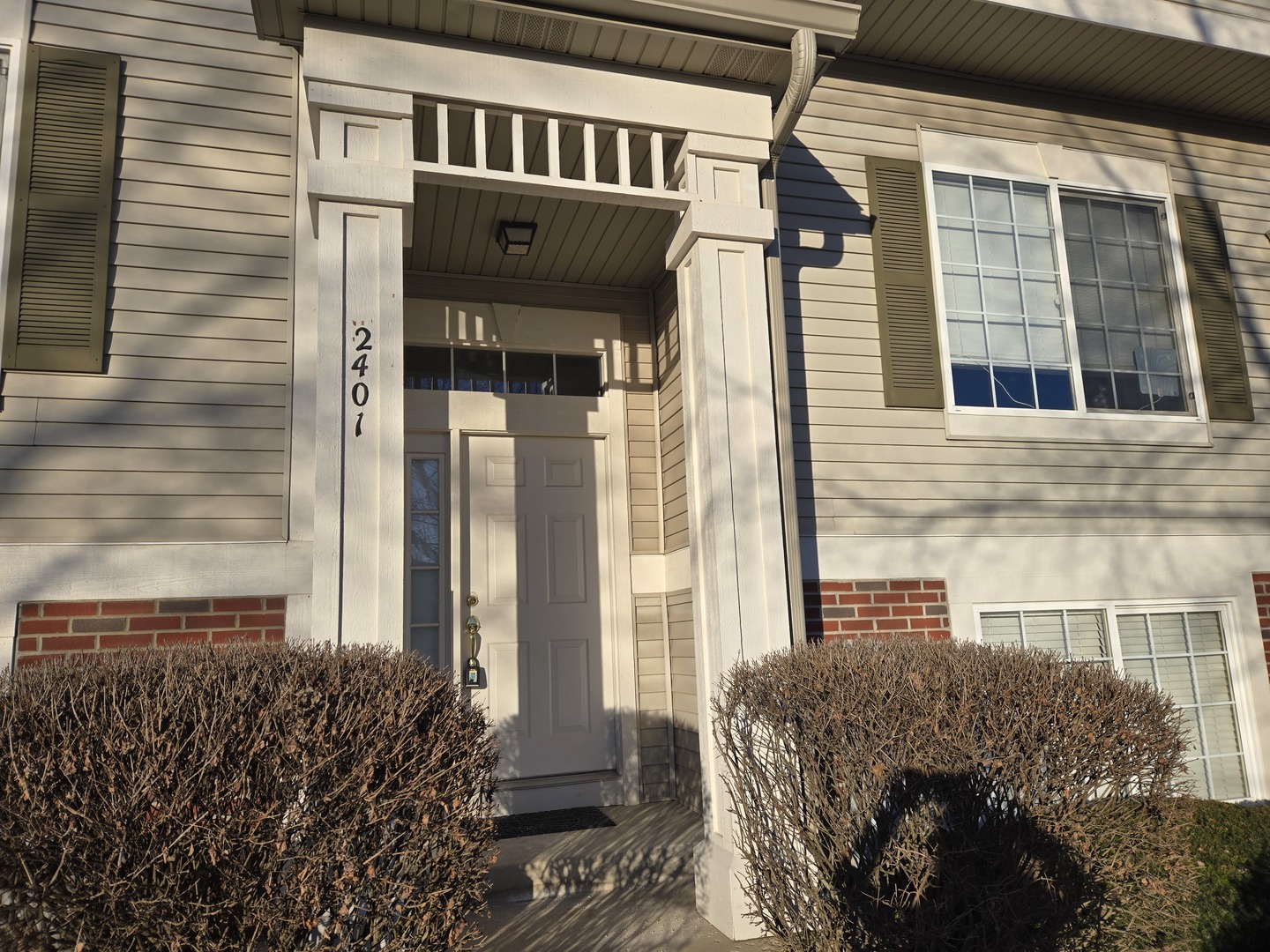 2401 S Farnsworth Avenue, Aurora, IL 60503