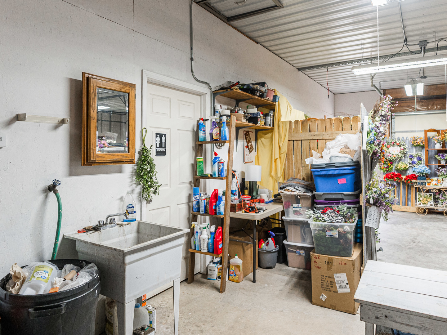 250 E Lincoln Highway, Waterman, IL 60556