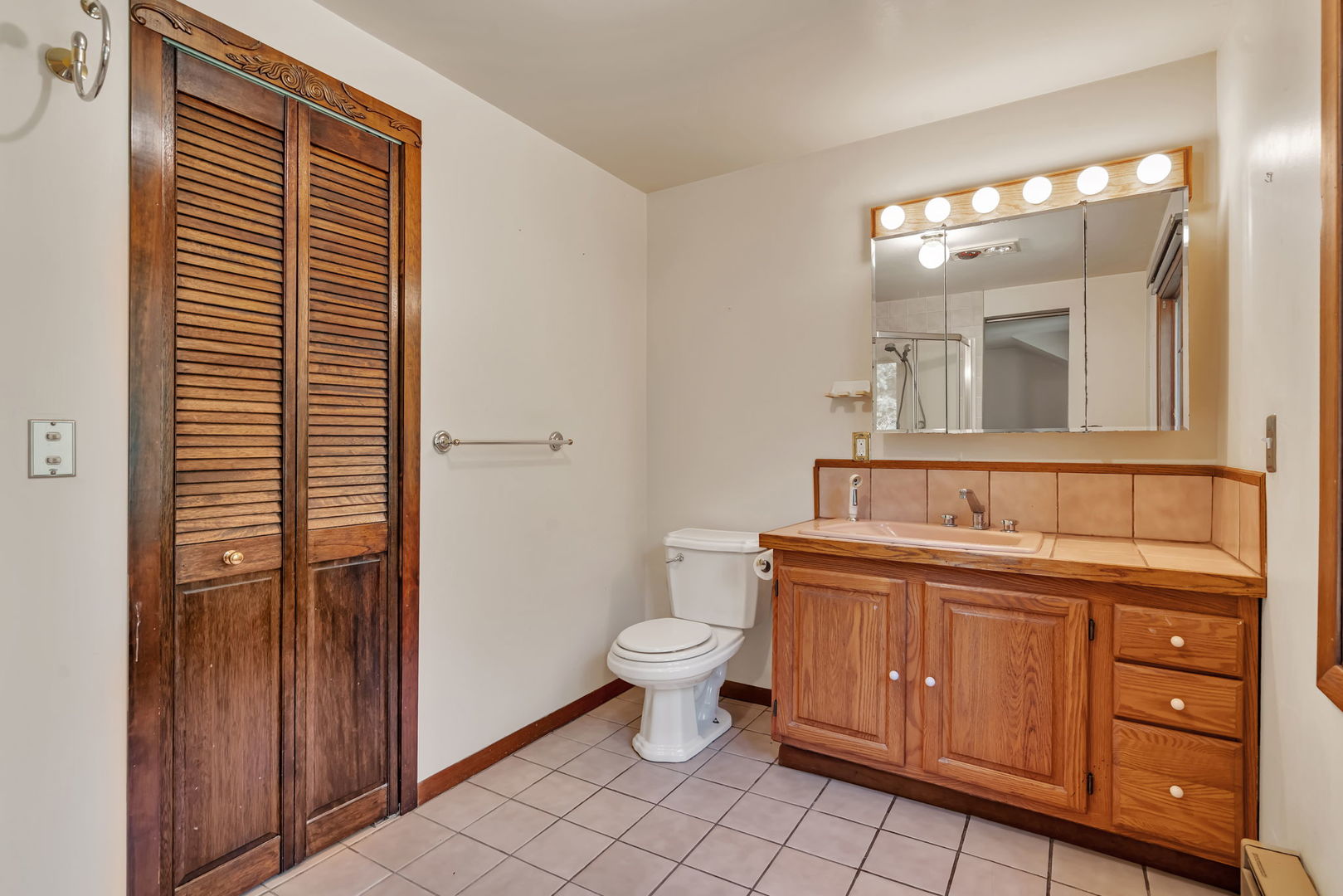 8816 Scott School Road, Morris, IL 60450
