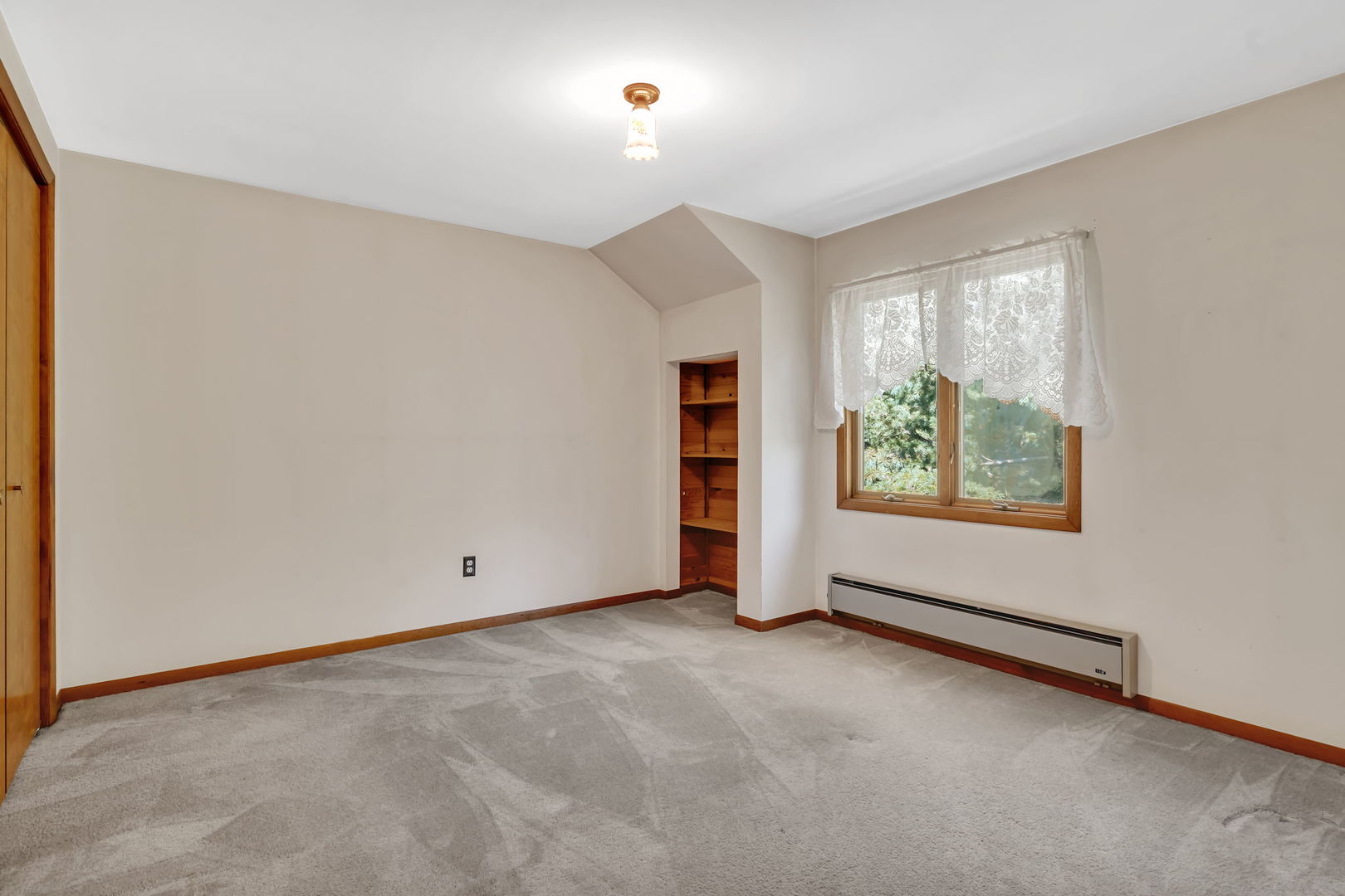 8816 Scott School Road, Morris, IL 60450