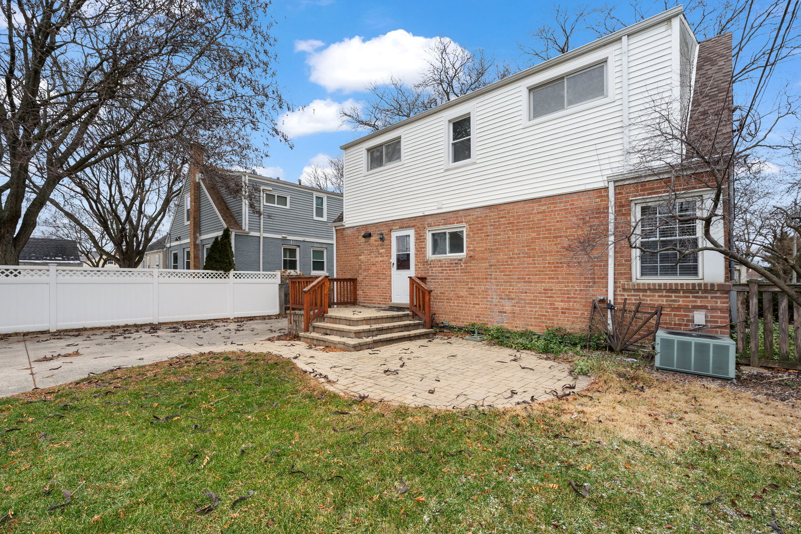 784 S Spring Road, Elmhurst, IL 60126