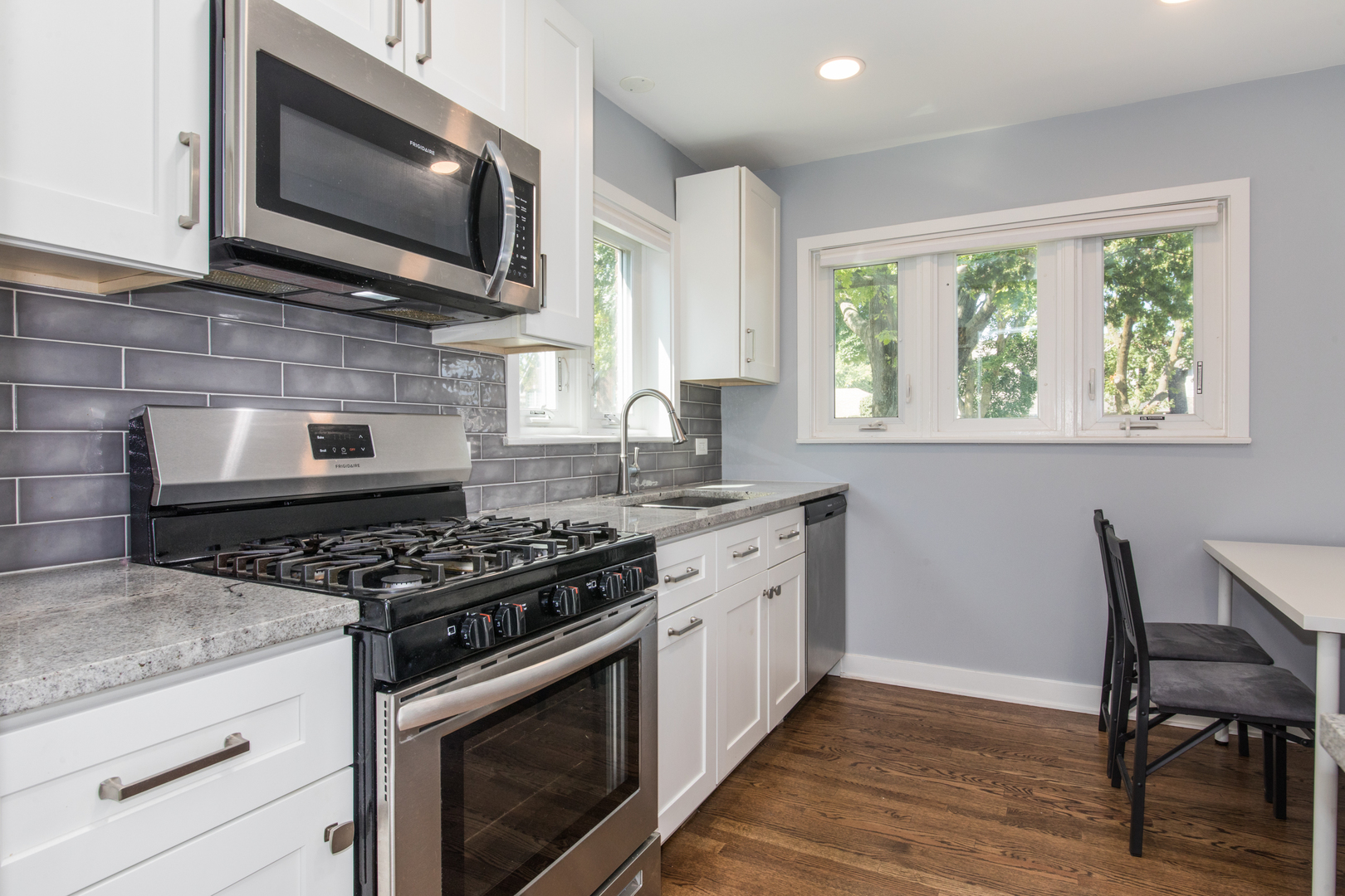 1703 S Cumberland Avenue, Park Ridge, IL 60068