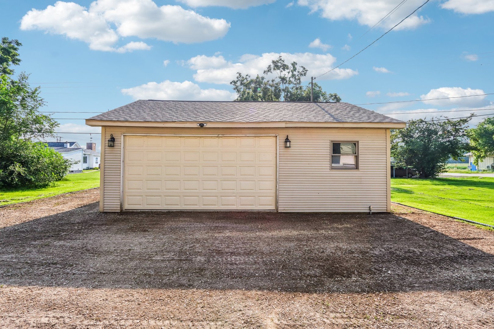4204 East Drive, Wonder Lake, IL 60097