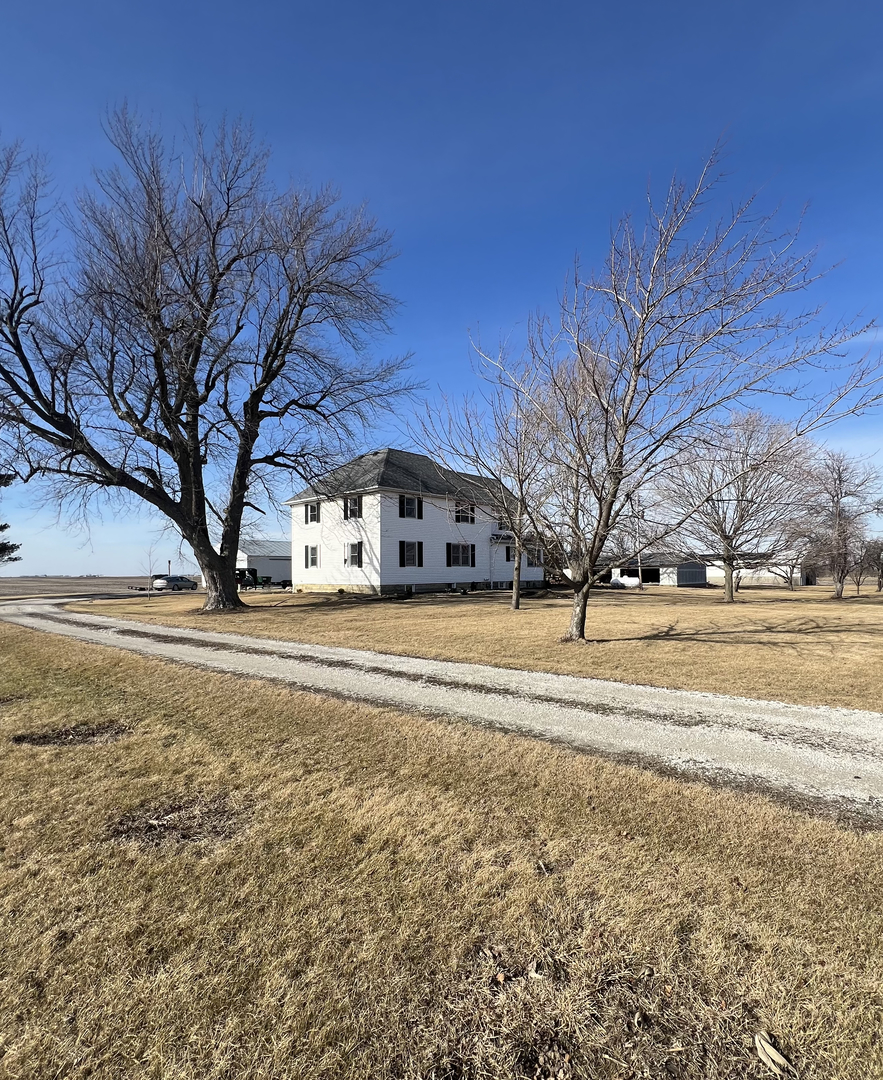 1159 N 2600 East Road, Strawn, IL 61775