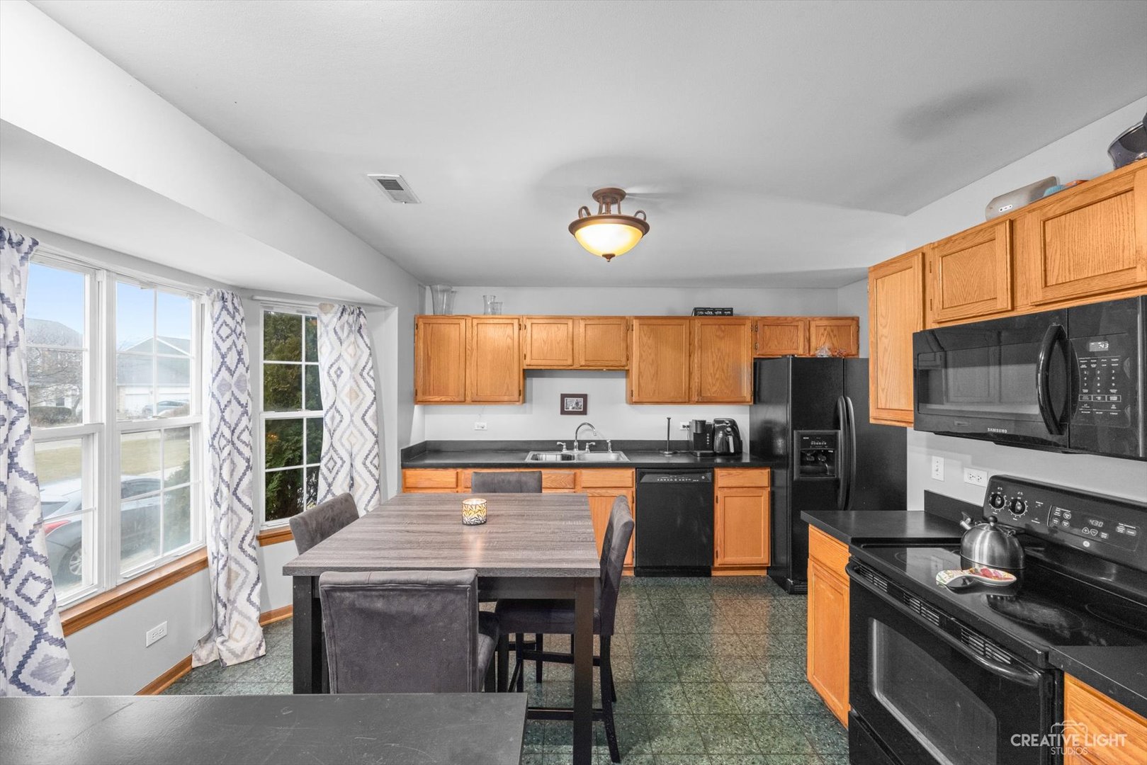 406 Walden Court, Romeoville, IL 60446