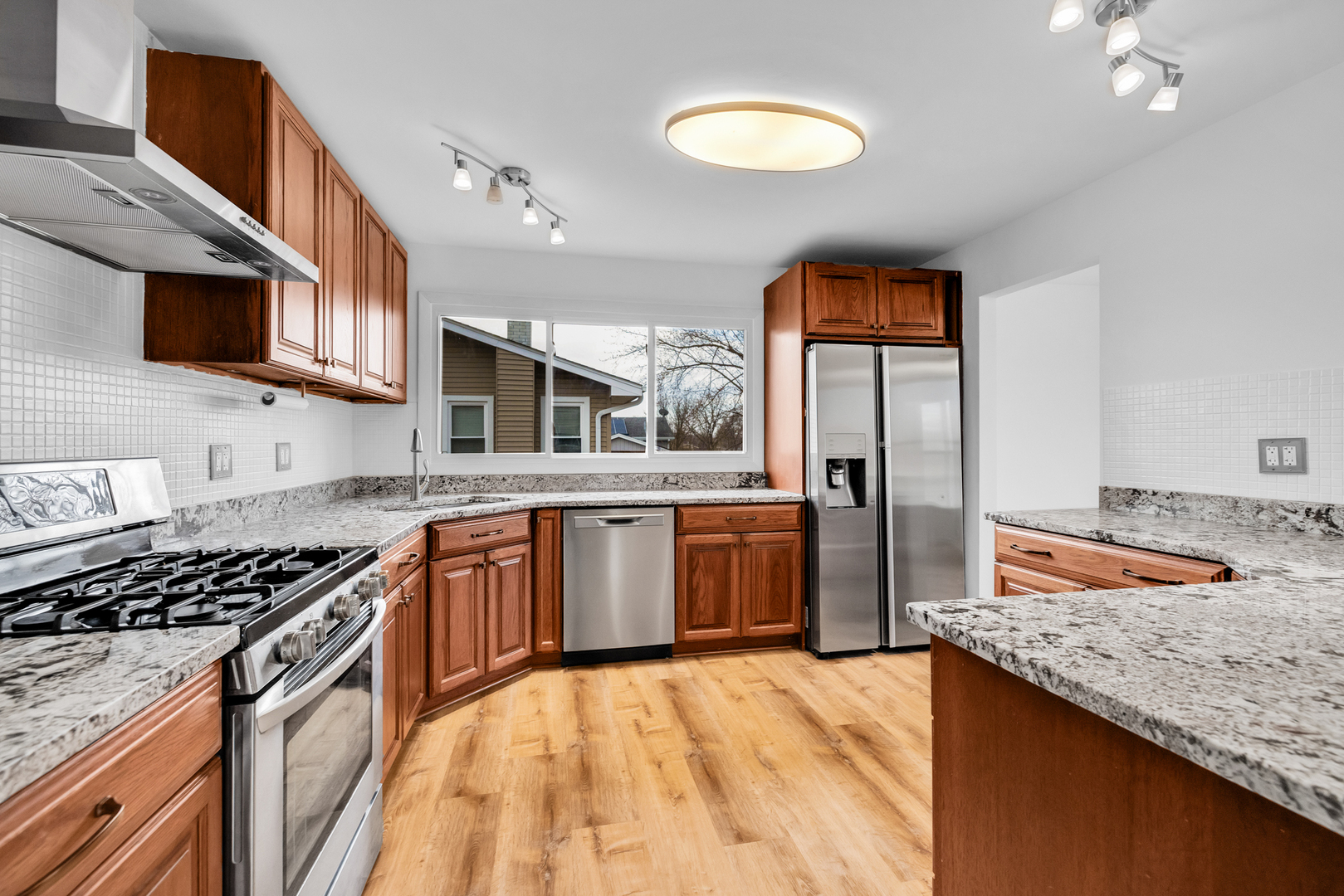186 Lockwood Lane, Bloomingdale, IL 60108