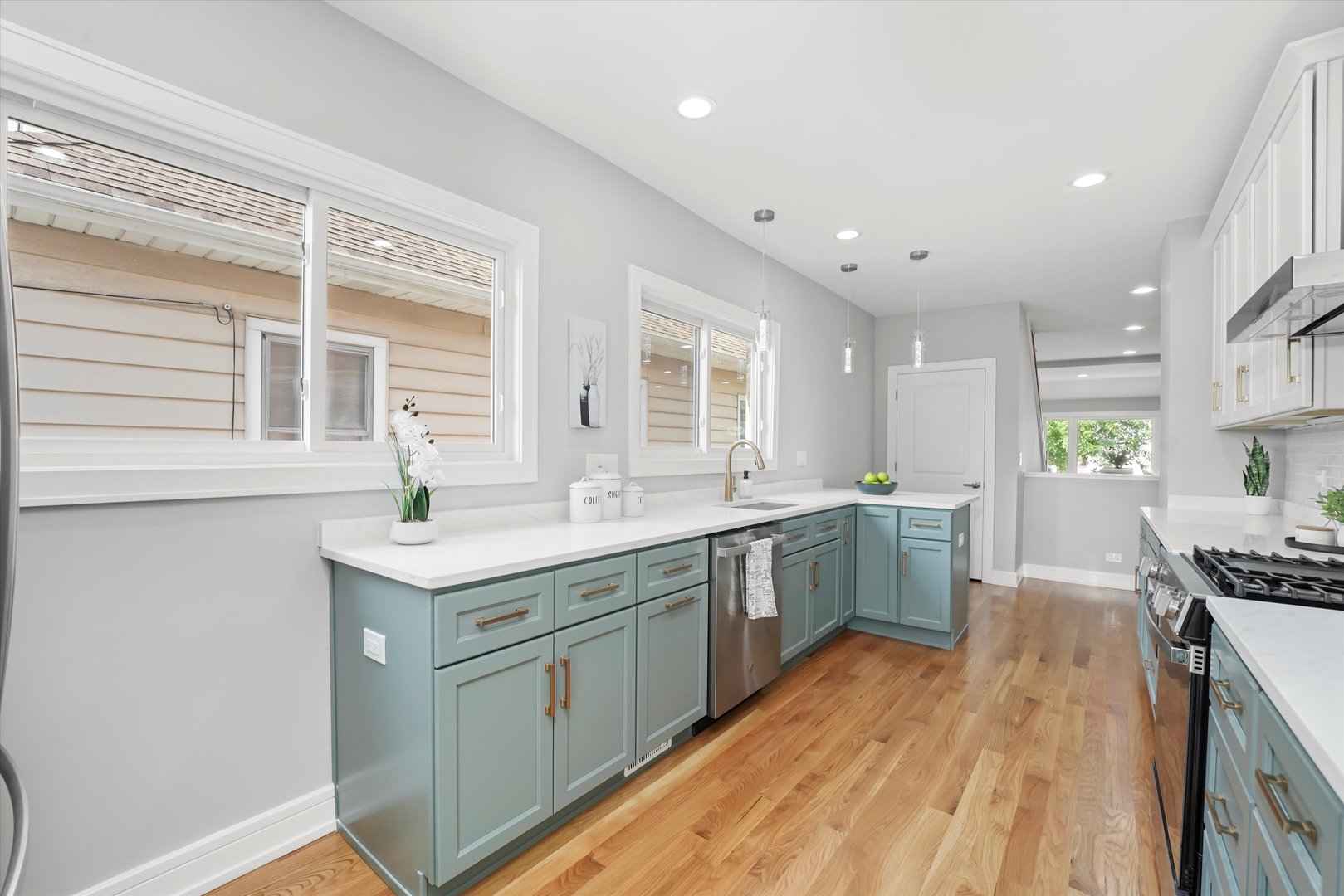 4119 N Meade Avenue, Chicago, IL 60634