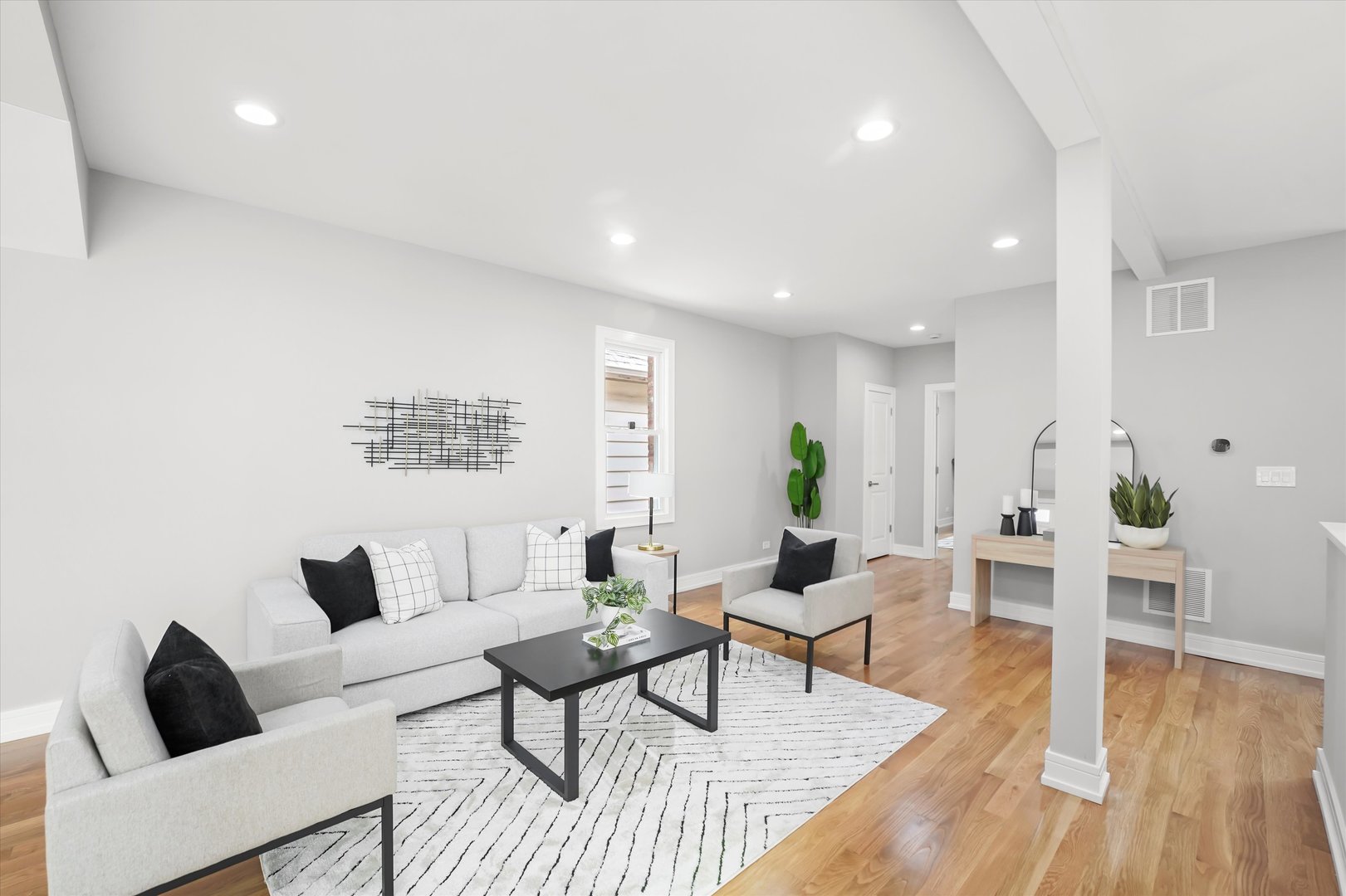 4119 N Meade Avenue, Chicago, IL 60634